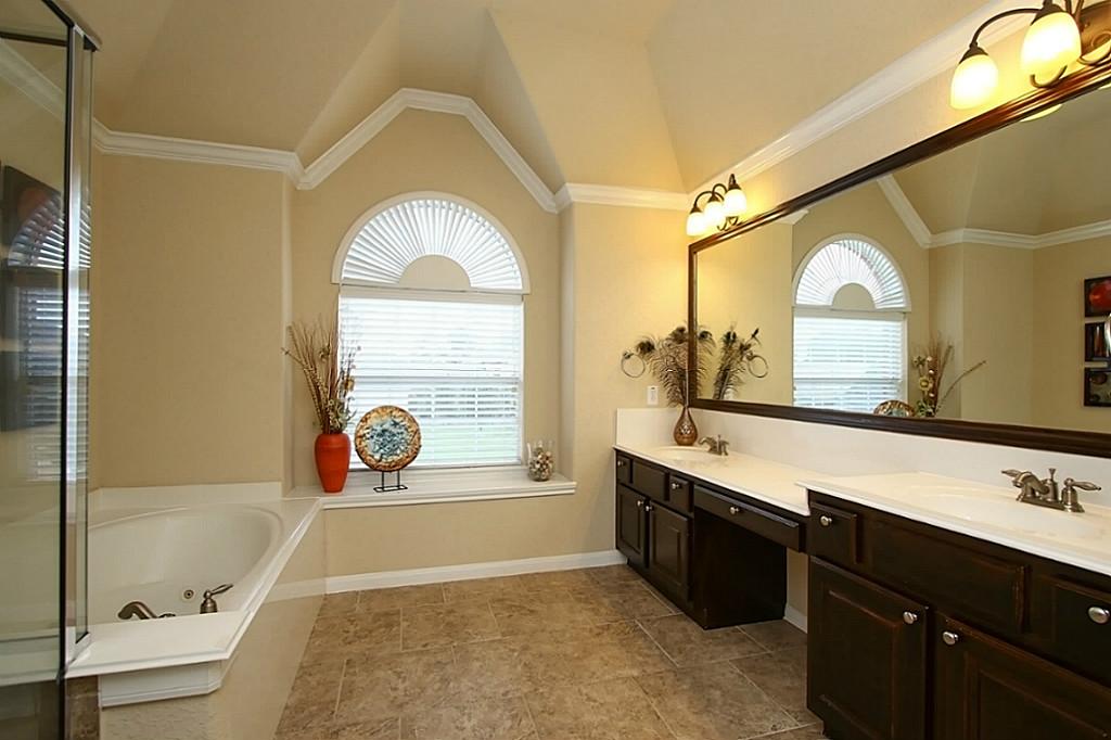 3 important reasons to hire experienced technicians for restoring your tubs’ surfaces