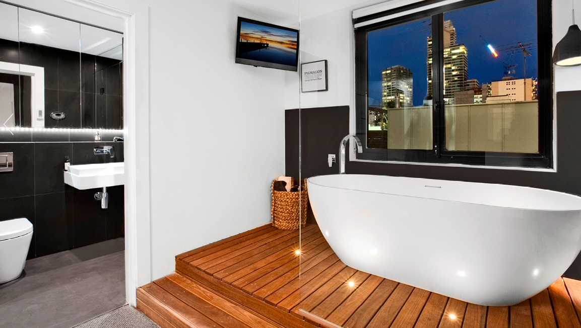 Fiberglass bathtubs: are they worth to be selected or not?