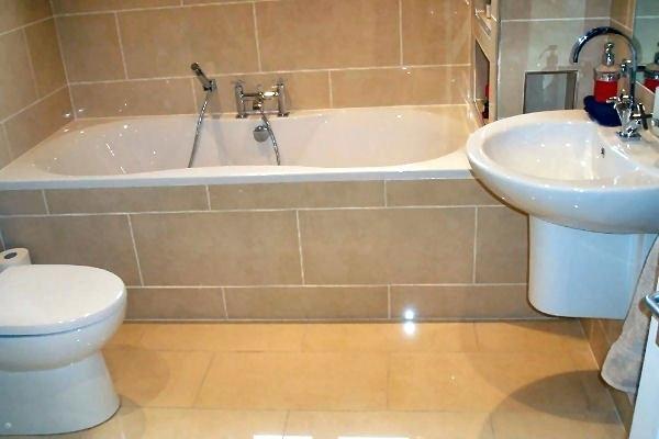 Metal and cast-iron tubs and their disadvantages: what should be purchased for your washroom