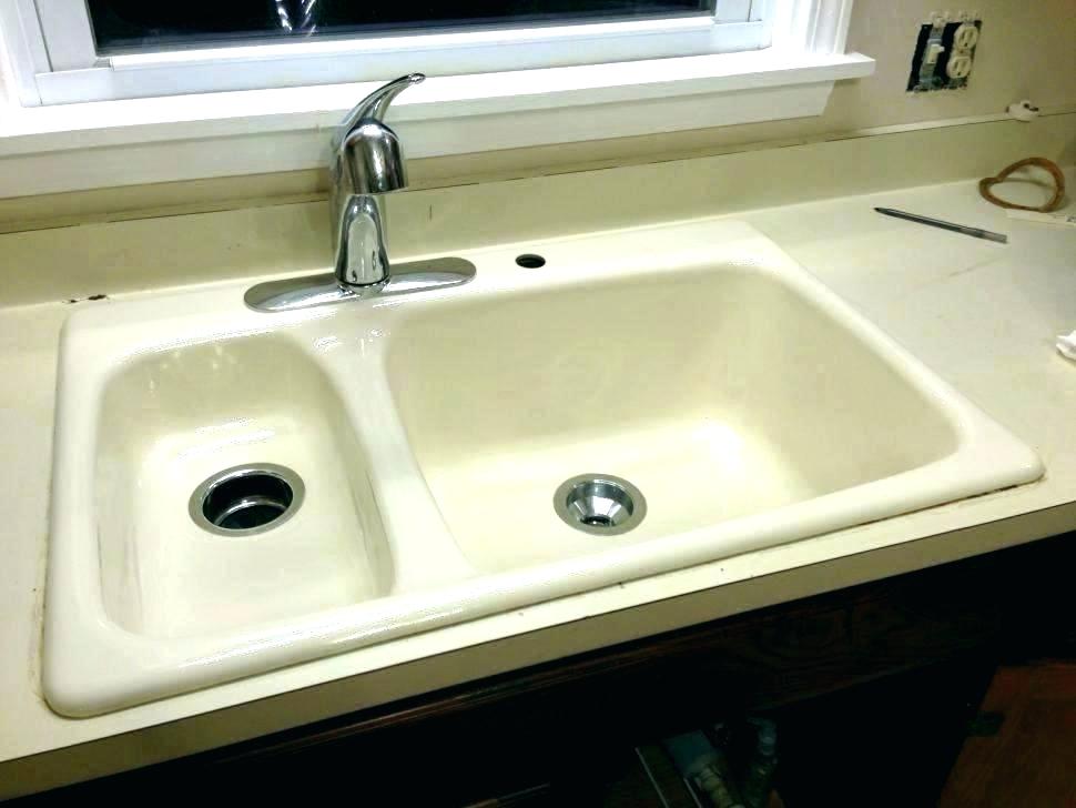 How to Select Paints for Refinishing Countertops in Kitchens or Bathrooms?