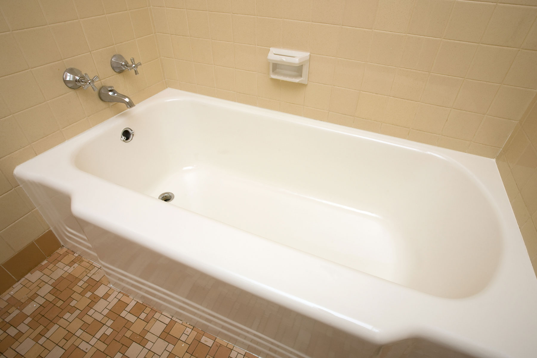 Revolution in Washroom Renovations: Inexpensive and Effective Bathtubs Refinishing