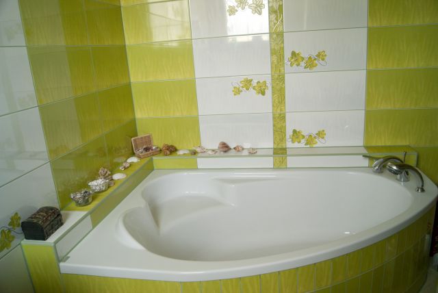 Why a tub damages are not a problem anymore? Revolutionary service that is gaining popularity