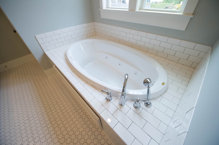 Refinishing as a Perfect Way to Restore Bathtub’s Natural Look